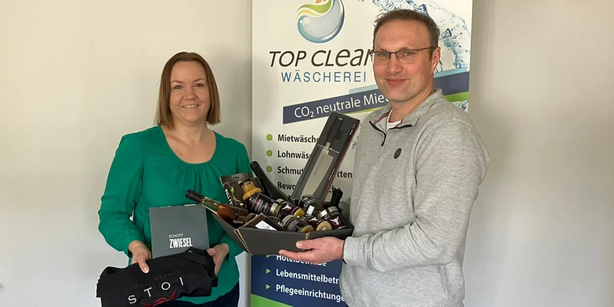 Die glückliche Gewinnerin des großen Top Clean Wäscherei Gewinnspiels